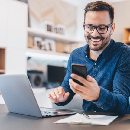 A mobile app development company expert checking landing page conversions